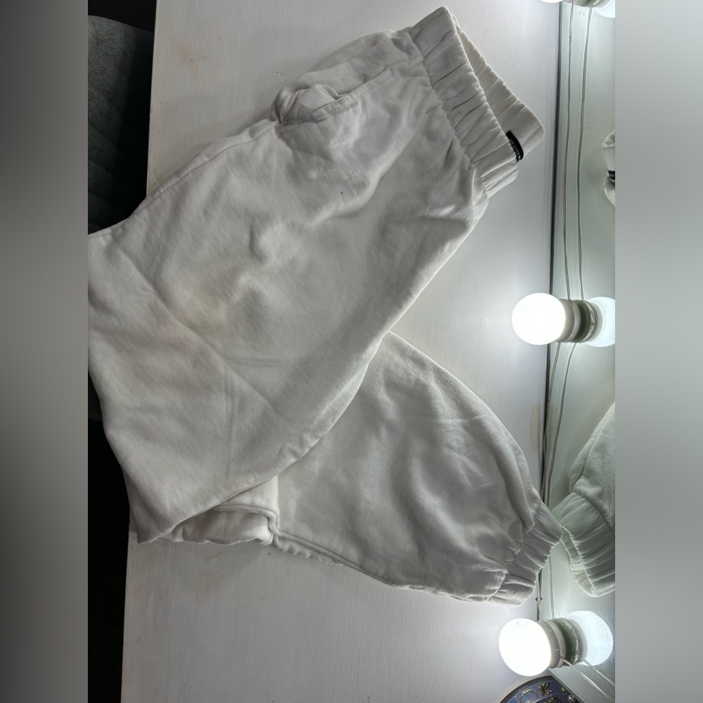 BRANDY MELVILLE WHITE SWEATS